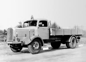 Mercedes-Benz L4500 S Pritschenwagen